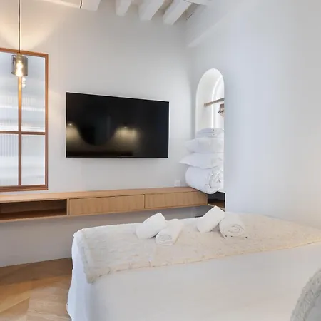 Luxury Saint Honore Ii Apartment Paris